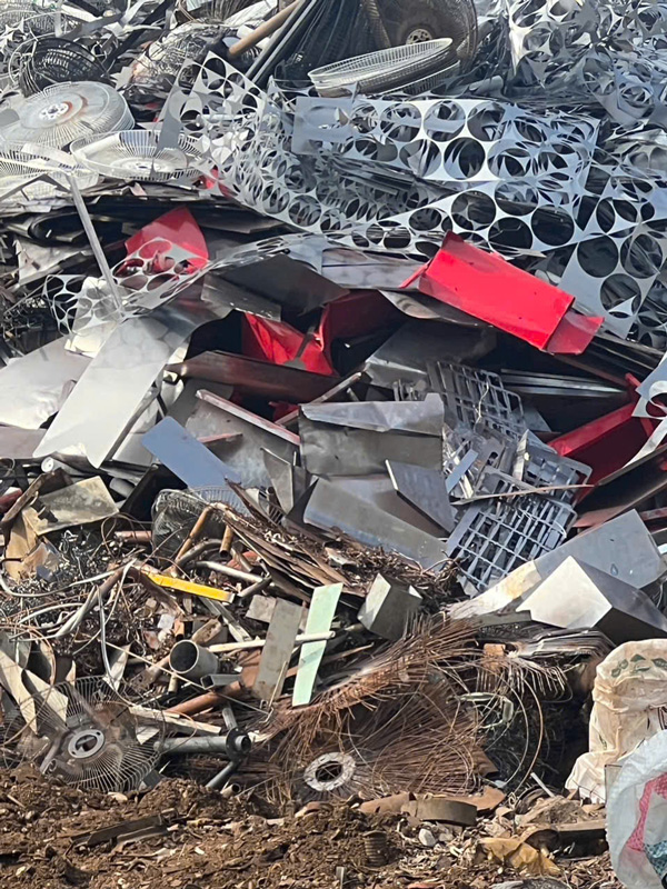 Huy Lộc Phát tự hào là đối tác tin cậy chuyên nhận thu mua số lượng lớn đồng phế liệu với chính sách thanh toán linh hoạt