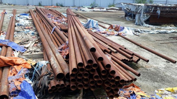 Phế liệu sắt tổng hợp được thu mua trọn gói tận công trình