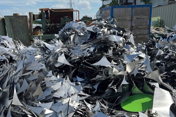 Thu mua phế liệu nhôm đa dạng: nhôm hệ Xingfa, nhôm máy, nhôm định hình