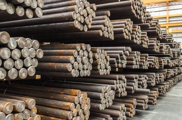Sắt đặc loại 1 dạng khối dày, bề mặt sạch và ít gỉ