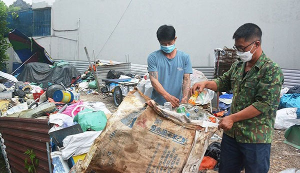 Phế Liệu Huy Lộc Phát cung cấp dịch vụ thu mua phế liệu Quận 1 giá cao, nhanh chóng