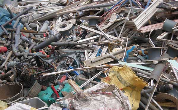 Thu mua phế liệu tại Quận 3 giúp bảo vệ môi trường, giải phóng không gian