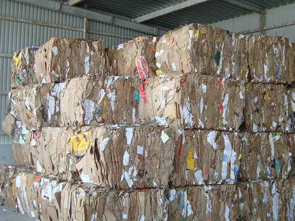 Phế Liệu Huy Lộc Phát nhận thu mua phế liệu tại Quận 4 chuyên nghiệp, tận tâm và thanh toán nhanh