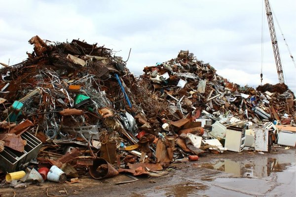 Phế Liệu Huy Lộc Phát là đơn vị thu mua phế liệu Quận 8 uy tín, minh bạch, giá cao hiện nay