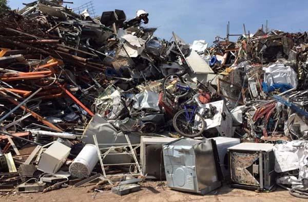 Thị trường mua bán phế liệu tại Quận 8 ngày càng được đẩy mạnh