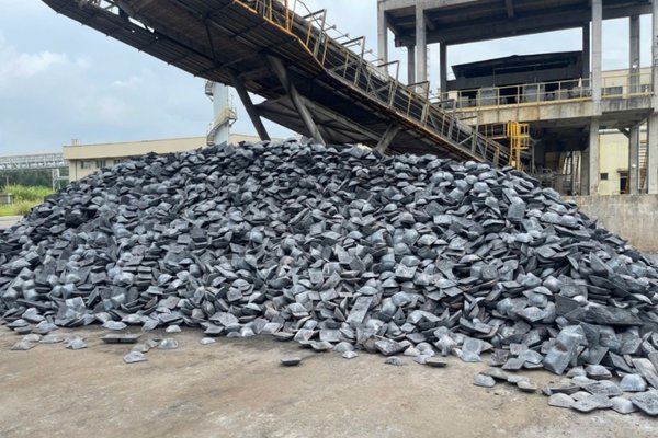 Giá gang phế liệu hôm nay biến động theo thị trường, chất lượng, số lượng