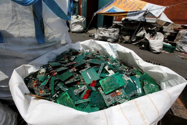 Phế Liệu Huy Lộc Phát thu mua rác thải điện tử, chip cũ, IC, BGA với số lượng không giới hạn