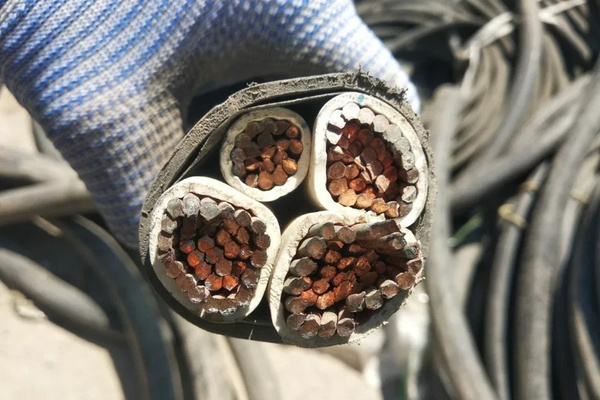 Phế liệu đồng được Phế Liệu Huy Lộc Phát thu mua gồm đồng cáp loại 1, đồng đỏ, đồng phi