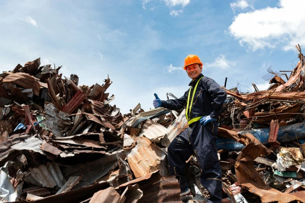Phế Liệu Huy Lộc Phát cung cấp dịch vụ thu mua phế liệu toàn diện, đúng quy định pháp luật