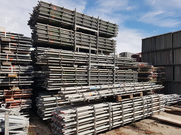 Giàn giáo khung cũ thường được thu mua theo khối lượng